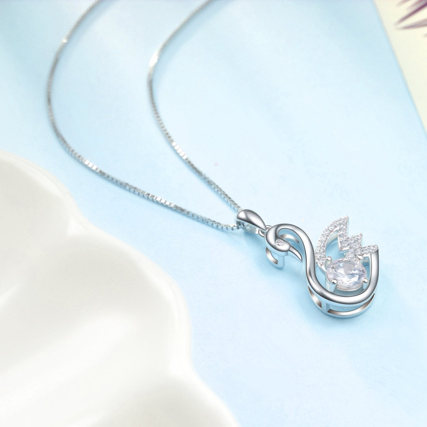 2019 Design Fashion Lovely Crystal Swan Shape Necklace for Women