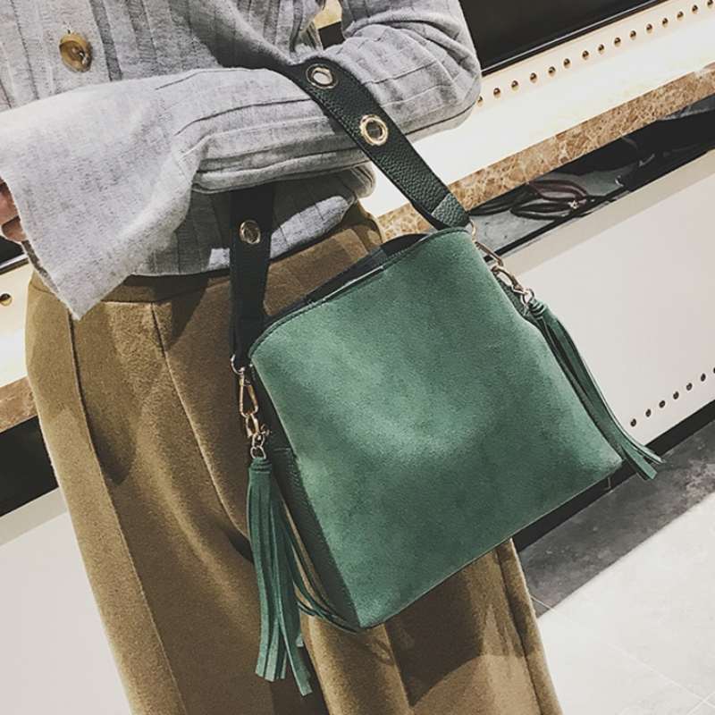 loomrack Vintage Tassel Adorned Bucket Crossbody Messenger Bag Shoulder Bags