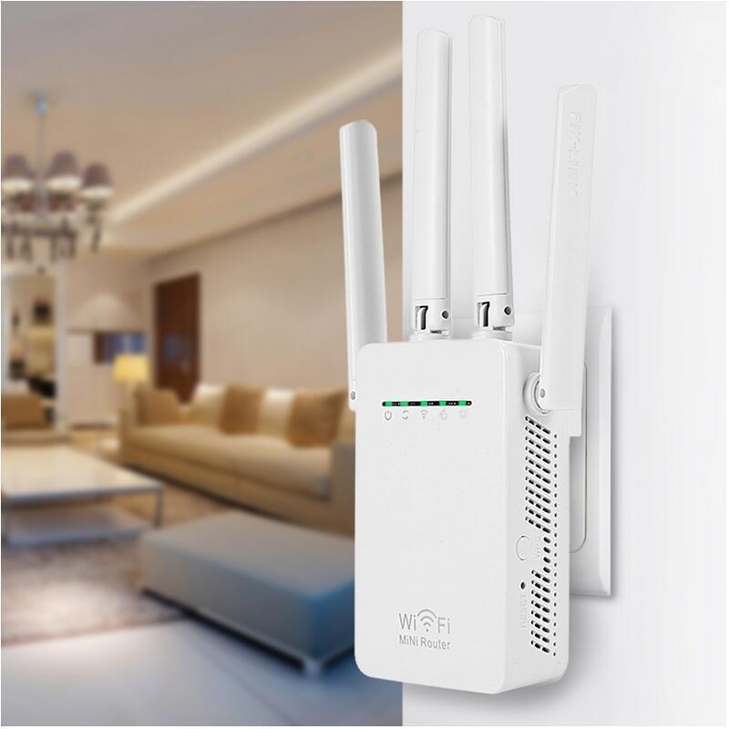 WiFi BoostQuatro WiFi Booster EU Plug / White